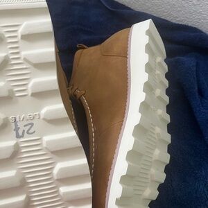 Levi's Men's Tan Boots with White Sole
